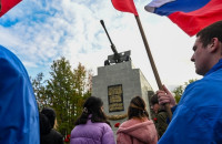 Мурманчане отдали дань памяти бойцам 6-й Героической комсомольской батареи